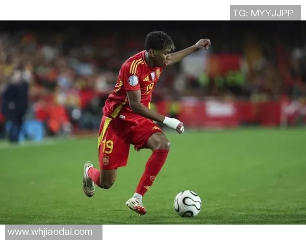 姆巴佩热身表现亮眼,亚马尔俱乐部球迷热情欢迎 姆巴佩热身表现亮眼,亚马尔俱乐部球迷热情欢迎