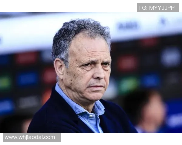 塞维利亚宣布与主帅弗朗西斯科解约，球队赛季前景堪忧：未来何去何从？